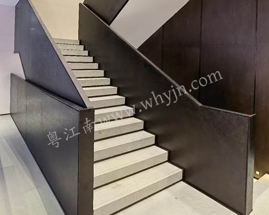 樓梯包板
